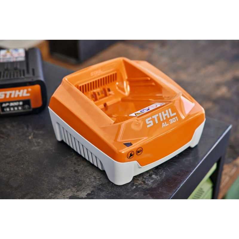 Cargador rápido STIHL AL301 230V para baterías AK - AP - AR