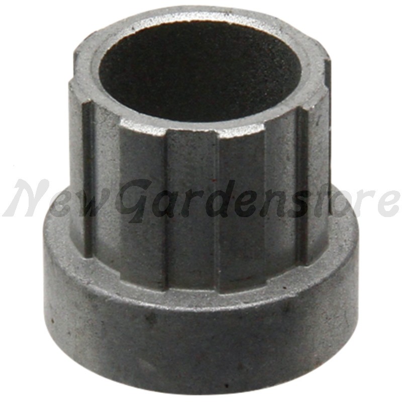 Reduction bushing for UNIVERSAL lawn tractor mower pulleys 31270212