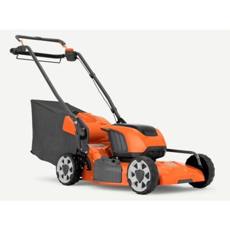 HUSQVARNA LC 251iS 36V self-propelled cordless lawn mower cutting width 51 cm | Newgardenstore.eu