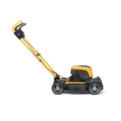 STIGA Multiclip 547 AE KIT tondeuse à gazon avec batterie et chargeur coupe 45 cm | Newgardenstore.eu