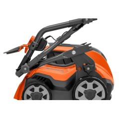 Scarificateur de pelouse à batterie HUSQVARNA S138i, largeur de travail 37,5 cm | Newgardenstore.eu