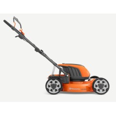 HUSQVARNA LB246iS 36V self-propelled battery-powered lawnmower, cutting width 46 cm | Newgardenstore.eu