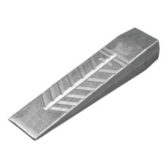 Aluminium splitting wedge for felling trees with chainsaw