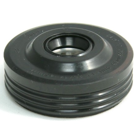 Ball bearing with oil seal compatible with HUSQVARNA chainsaw brushcutter | Newgardenstore.eu