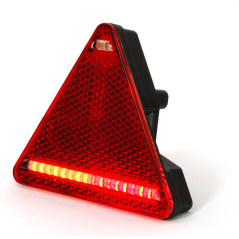 55961 - Luz trasera LED derecha 12-24V triangular 163x38,8x144 mm ORIGINAL AMA | Newgardenstore.eu
