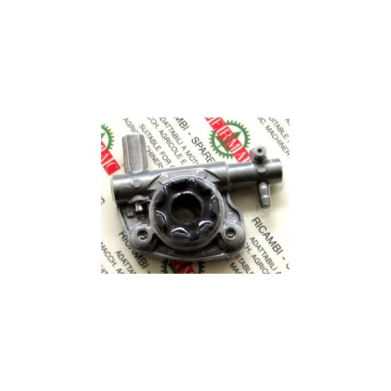 Oil pump kit with OLEOMAC compatible gearbox for chainsaw 936 937 940 941