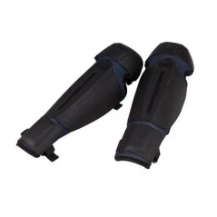 Black knee pads for brushcutter protection