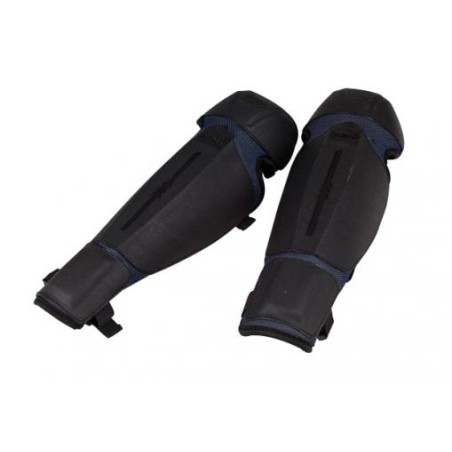 Black knee pads protection for brush-cutting work | Newgardenstore.eu