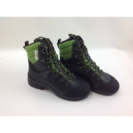 Flexible and comfortable cut-resistant forestry boots 001001419A | Newgardenstore.eu