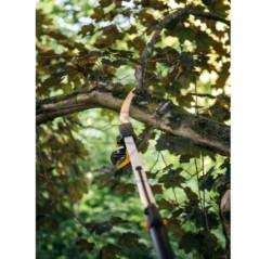 FISKARS PowerGear X UPX86 Universal-Teleskopschneider mit Bügelsäge 1023634 | Newgardenstore.eu